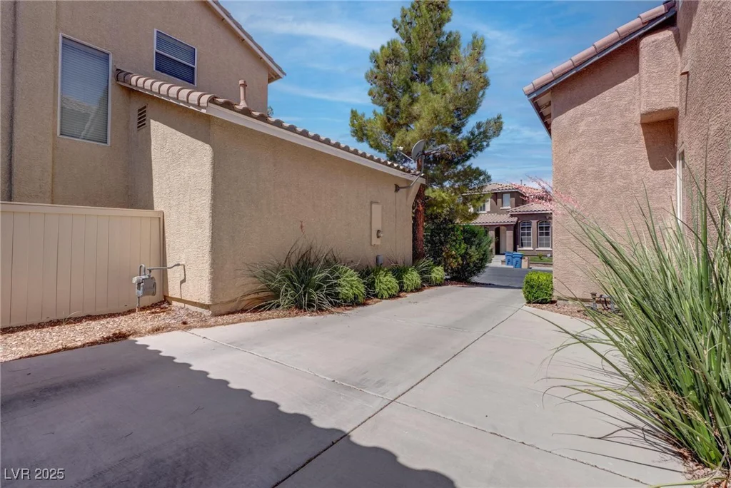 10454 Gunpowder Falls, Las Vegas, NV 89183