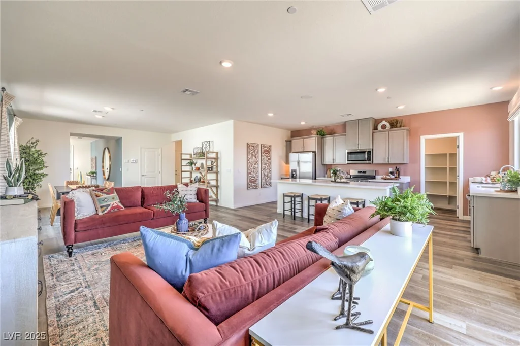 557 Ruby Robin, Henderson, NV 89011