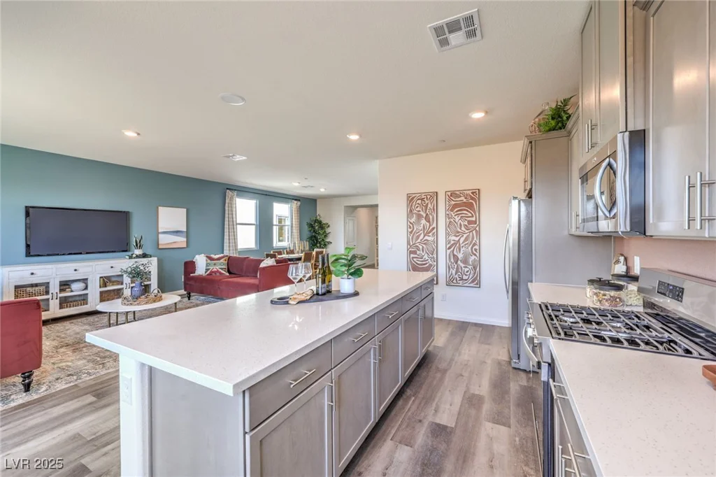 557 Ruby Robin, Henderson, NV 89011