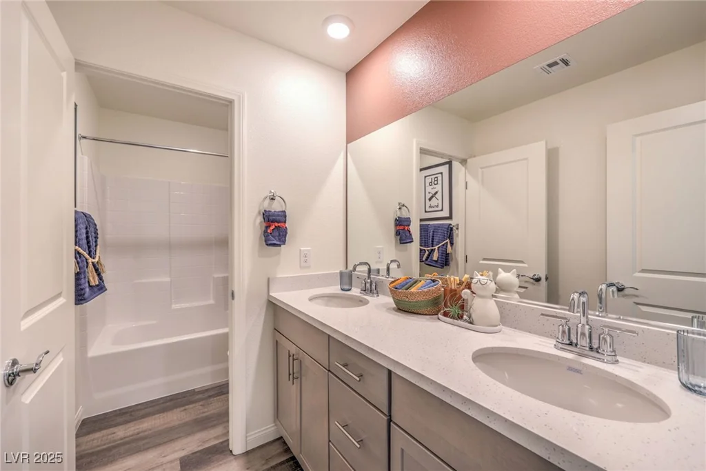 557 Ruby Robin, Henderson, NV 89011