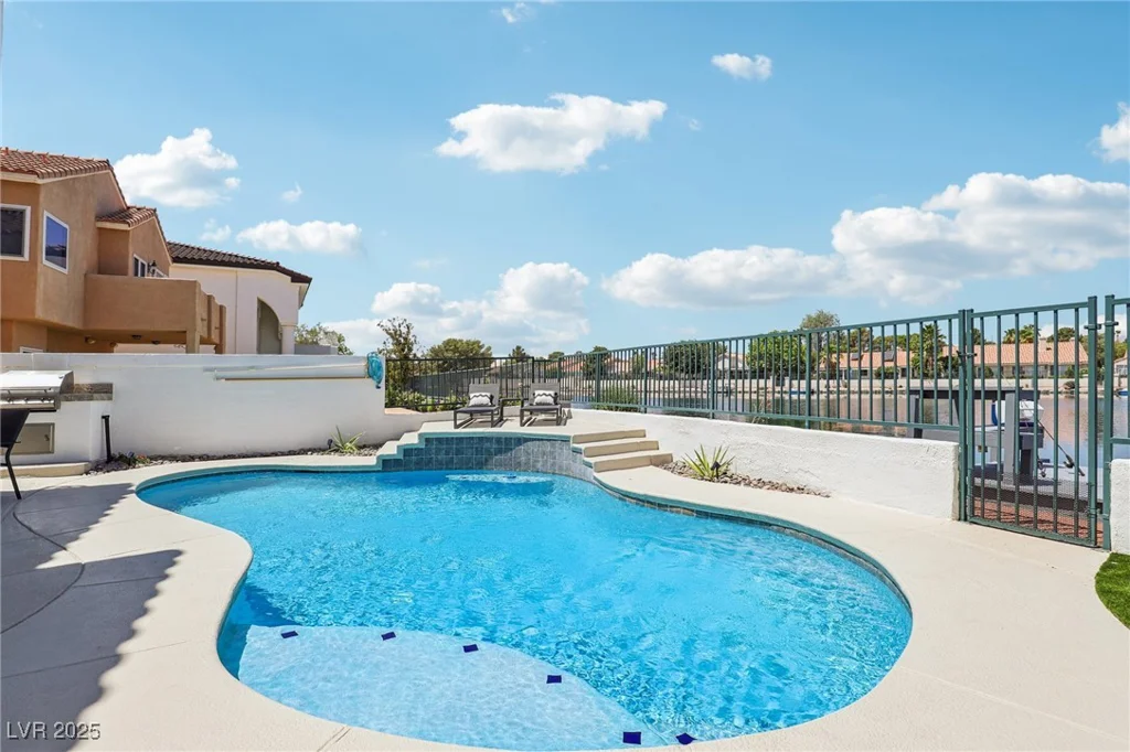 2469 Sun Reef, Las Vegas, NV 89128