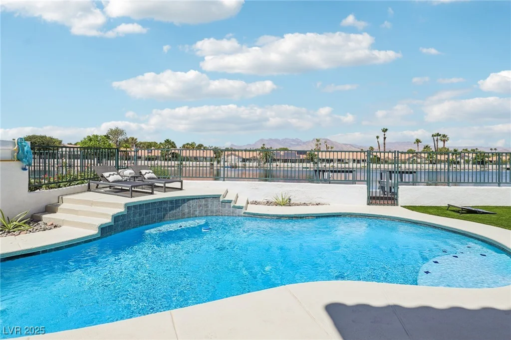 2469 Sun Reef, Las Vegas, NV 89128
