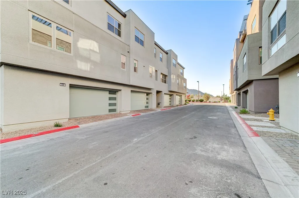 659 Spotted Falcon, Las Vegas, NV 89138