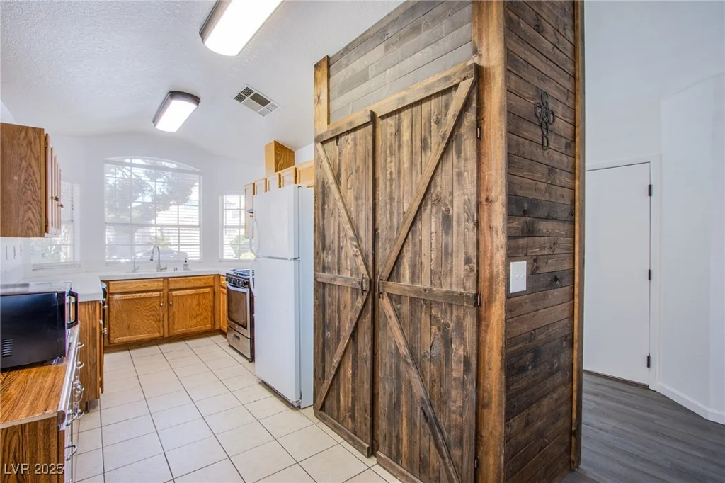 2752 Devita, Las Vegas, NV 89117