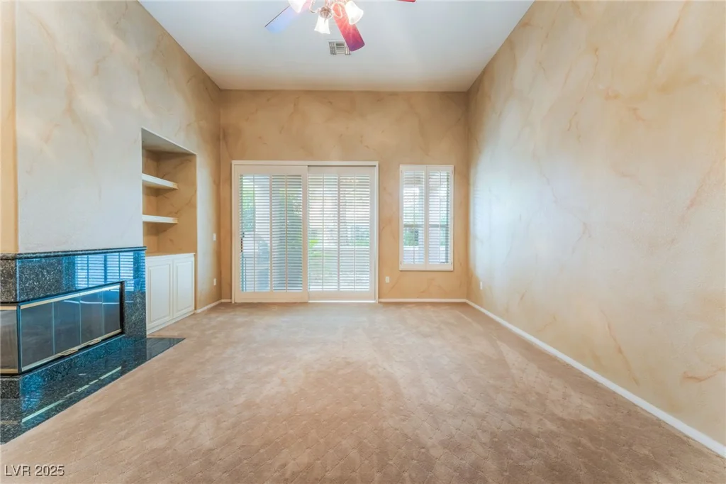 10037 Summer Oak, Las Vegas, NV 89134