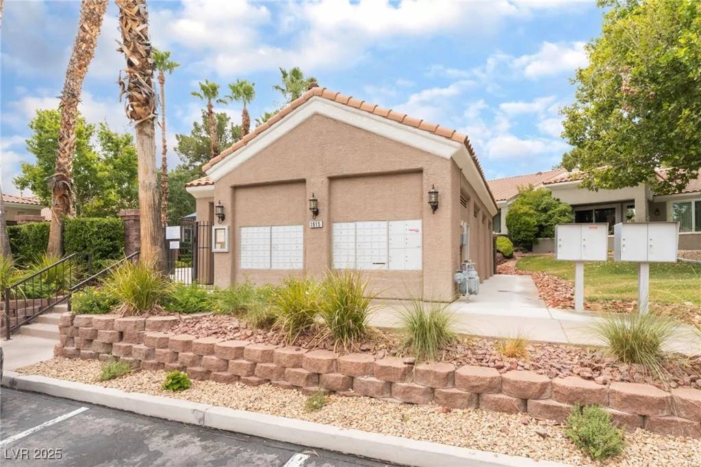 10037 Summer Oak, Las Vegas, NV 89134