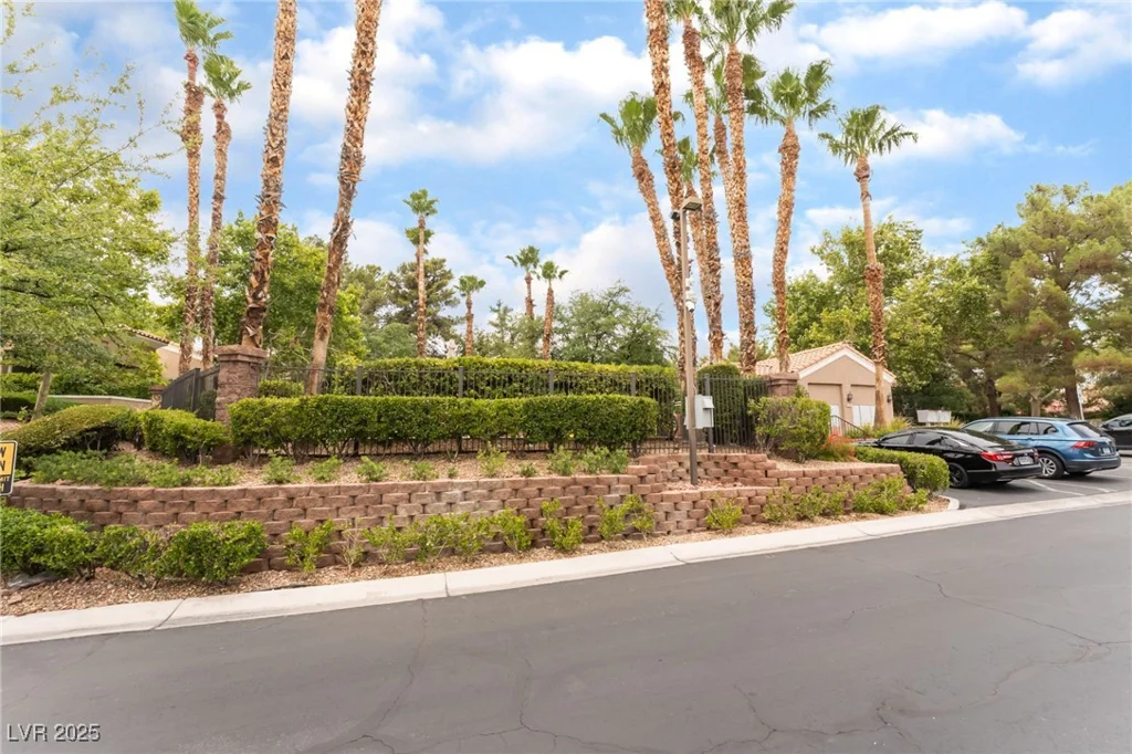 10037 Summer Oak, Las Vegas, NV 89134