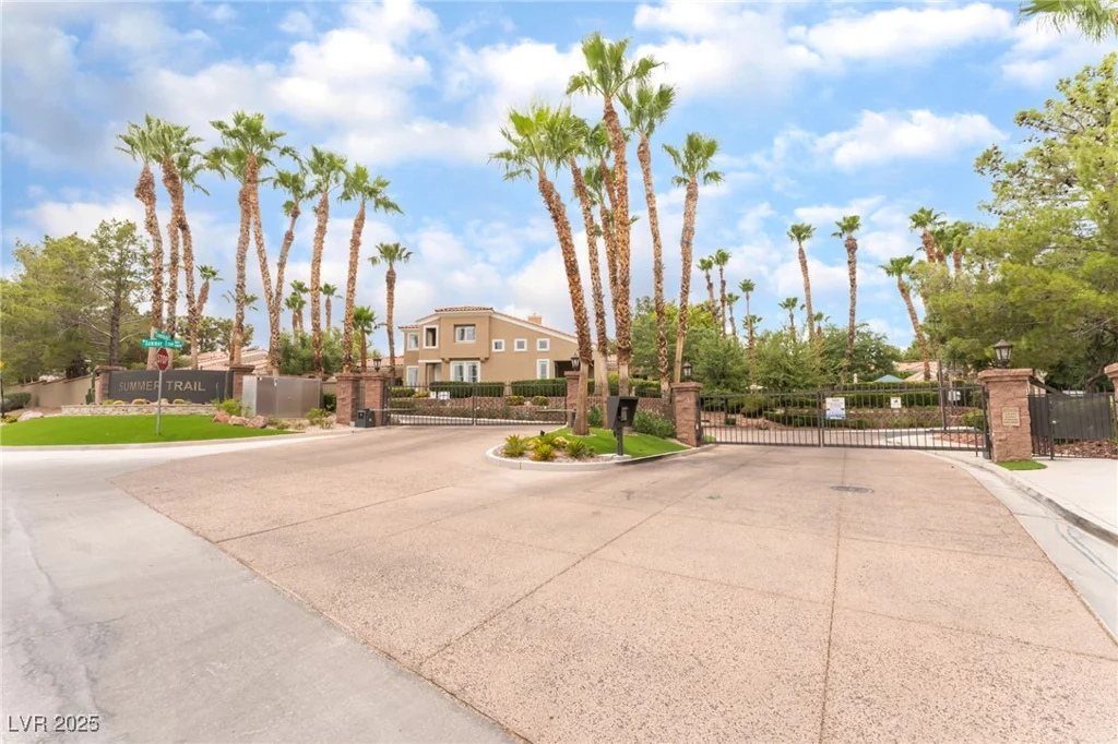 10037 Summer Oak, Las Vegas, NV 89134
