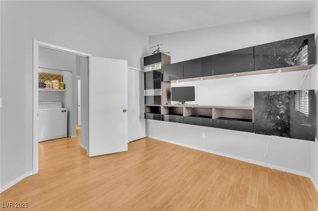 2924 Mount Hope, Las Vegas, NV 89156