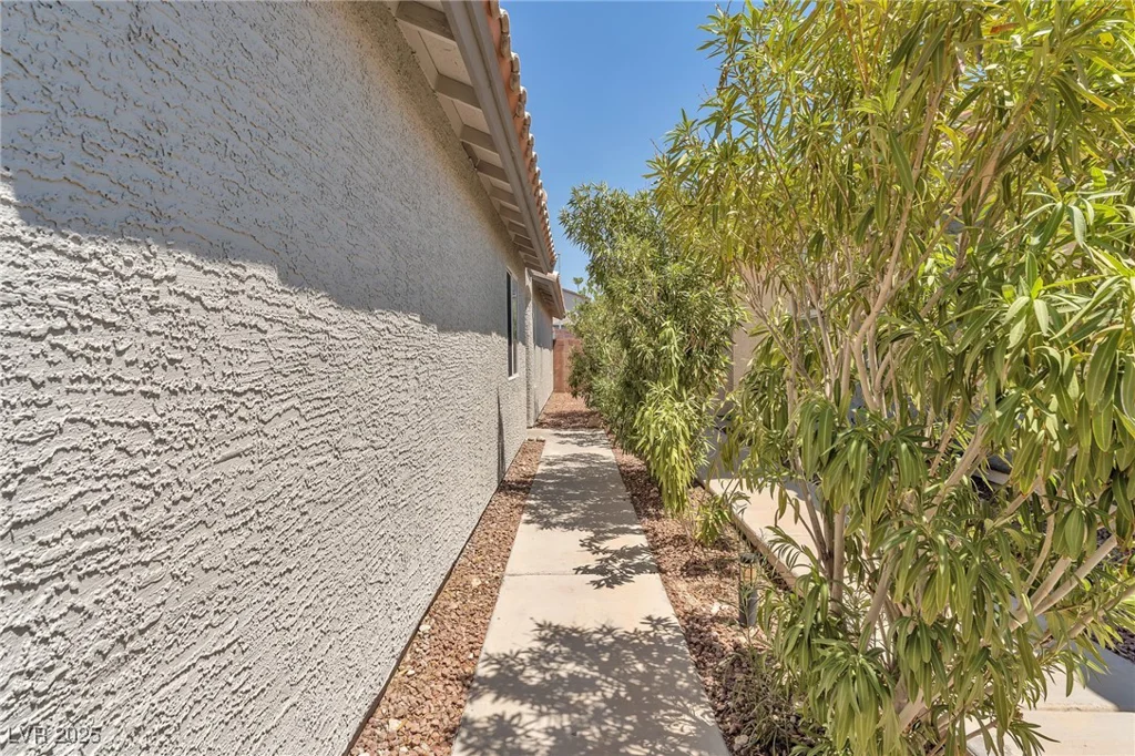 2924 Mount Hope, Las Vegas, NV 89156