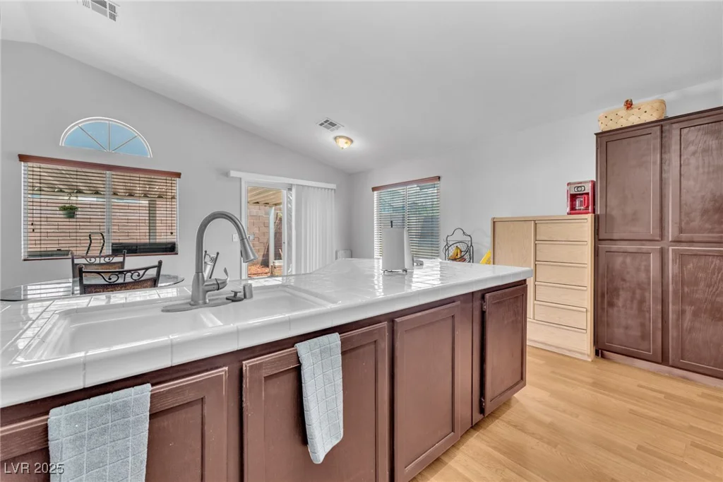 2924 Mount Hope, Las Vegas, NV 89156