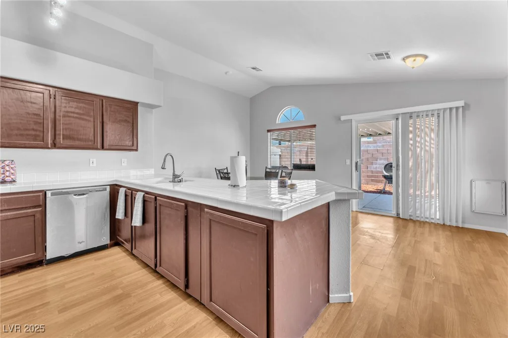 2924 Mount Hope, Las Vegas, NV 89156