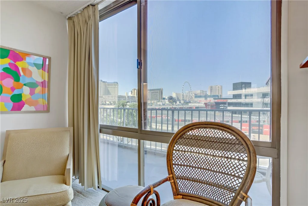 205 Harmon, Las Vegas, NV 89169