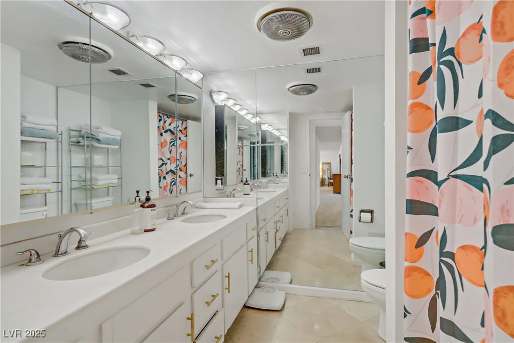 205 Harmon, Las Vegas, NV 89169