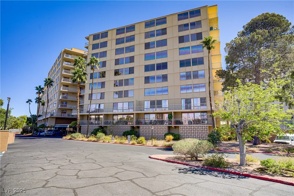 205 Harmon, Las Vegas, NV 89169