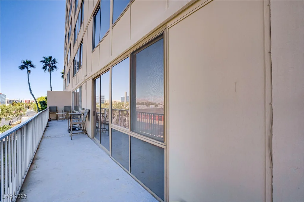 205 Harmon, Las Vegas, NV 89169