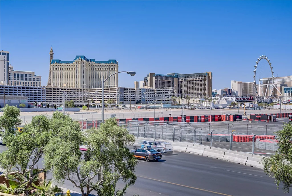 205 Harmon, Las Vegas, NV 89169