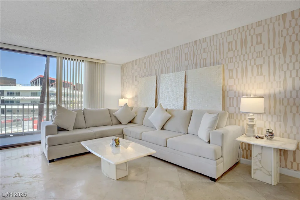 205 Harmon, Las Vegas, NV 89169
