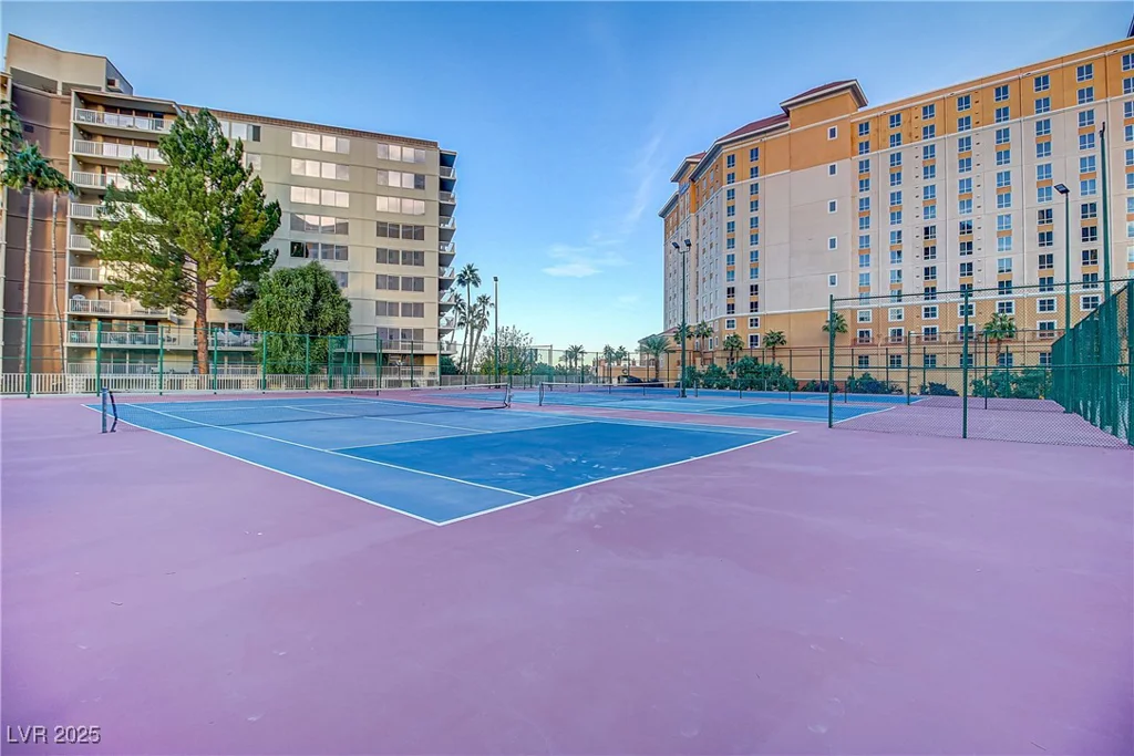 205 Harmon, Las Vegas, NV 89169