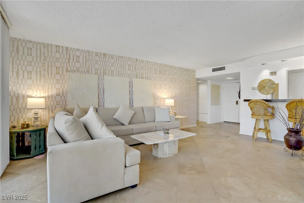 205 Harmon, Las Vegas, NV 89169