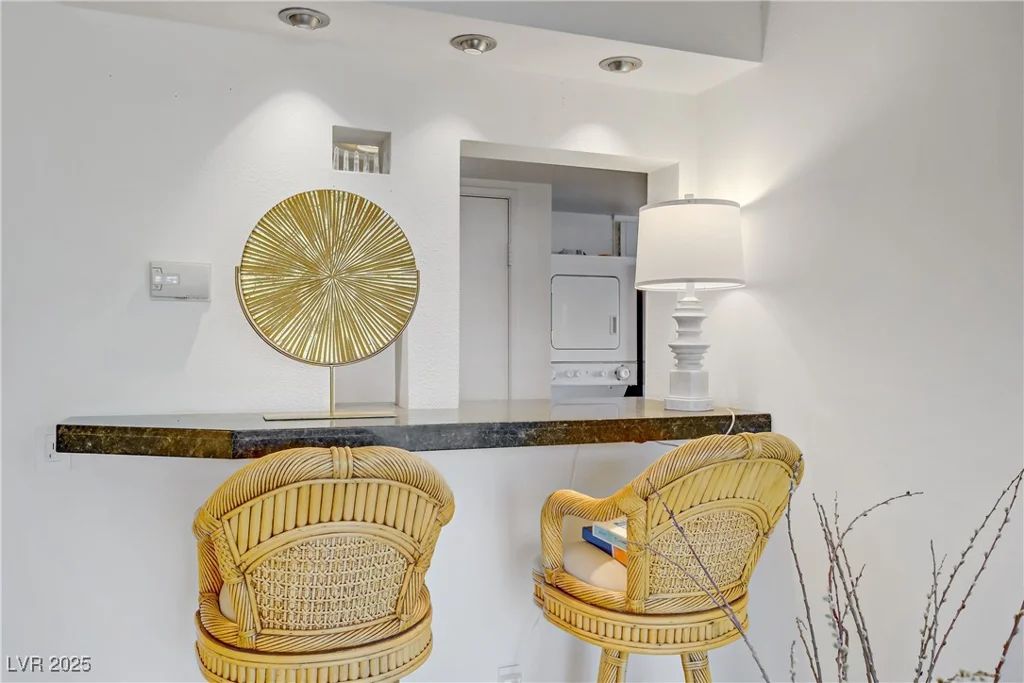 205 Harmon, Las Vegas, NV 89169