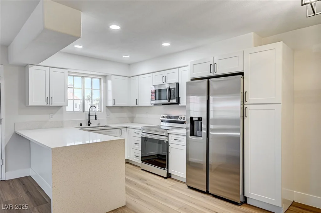 2725 Nellis, Las Vegas, NV 89121