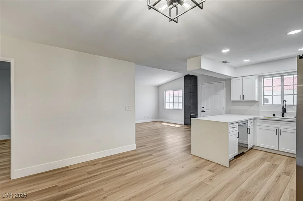 2725 Nellis, Las Vegas, NV 89121