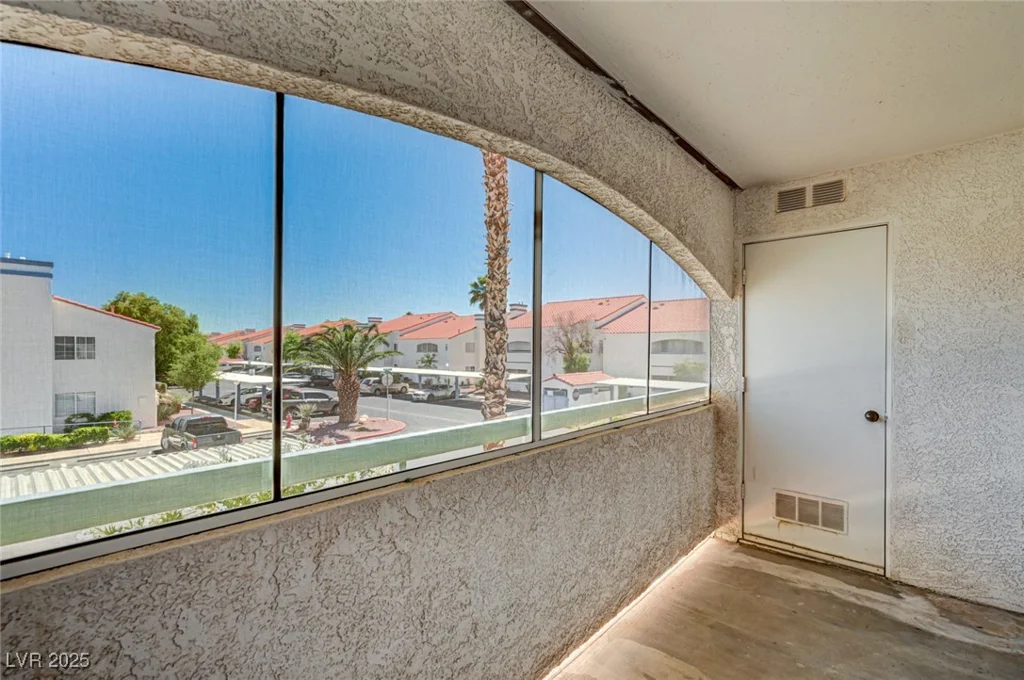 2725 Nellis, Las Vegas, NV 89121