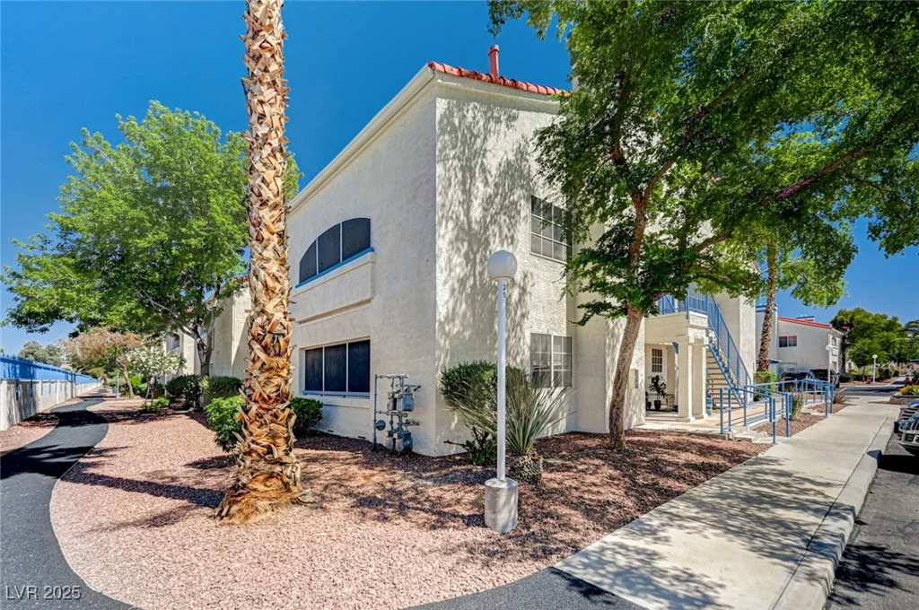 2725 Nellis, Las Vegas, NV 89121