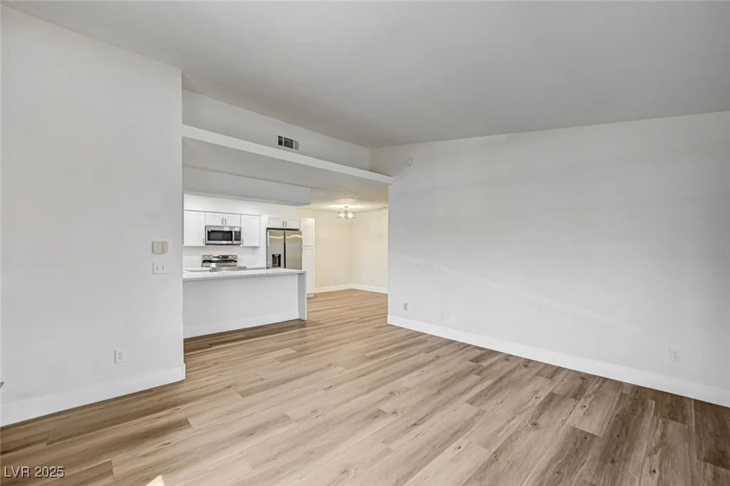 2725 Nellis, Las Vegas, NV 89121
