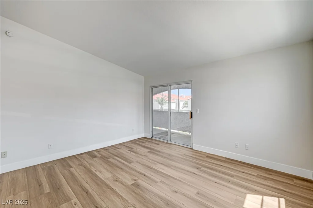 2725 Nellis, Las Vegas, NV 89121