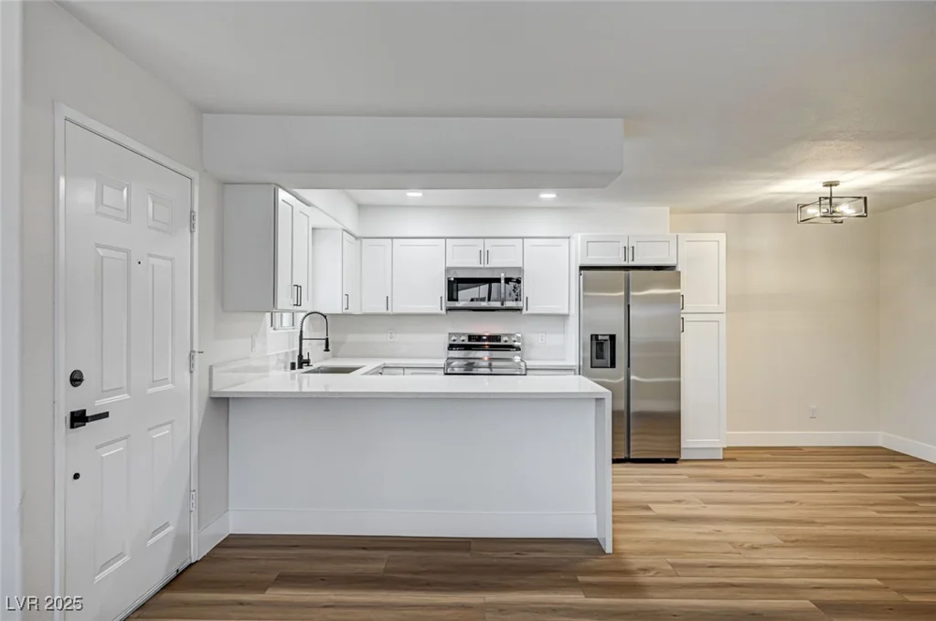 2725 Nellis, Las Vegas, NV 89121