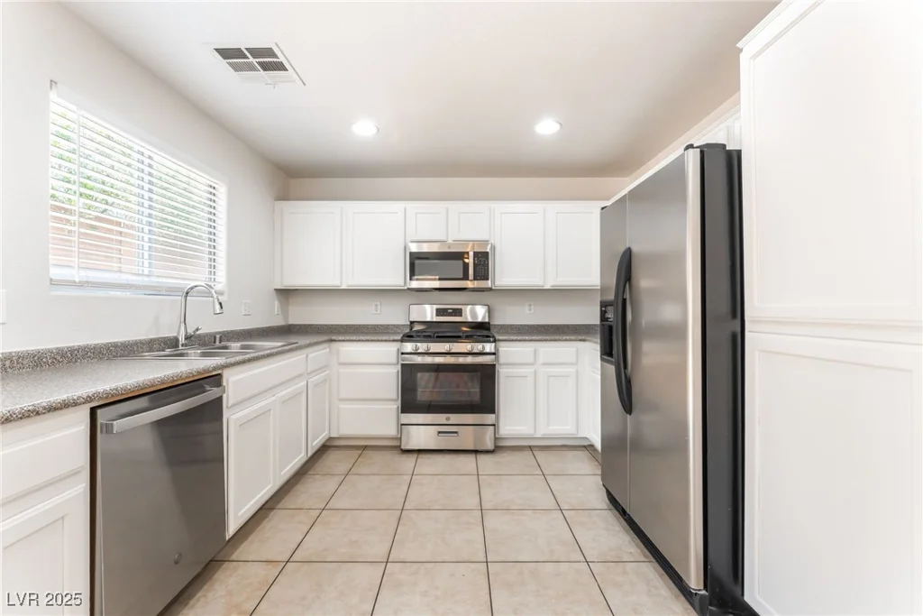 7553 Virginia Dale, Las Vegas, NV 89131