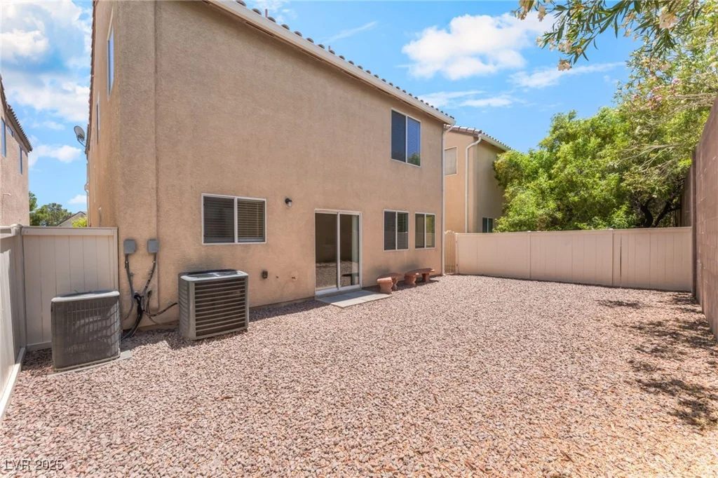 7553 Virginia Dale, Las Vegas, NV 89131