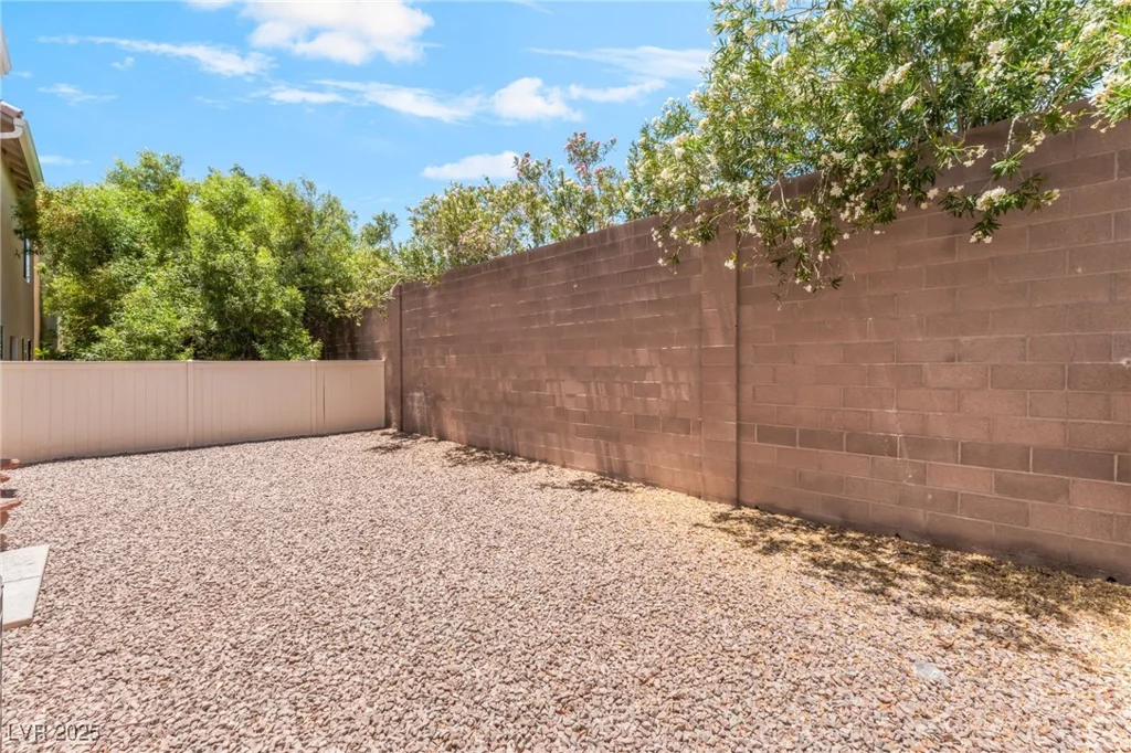 7553 Virginia Dale, Las Vegas, NV 89131