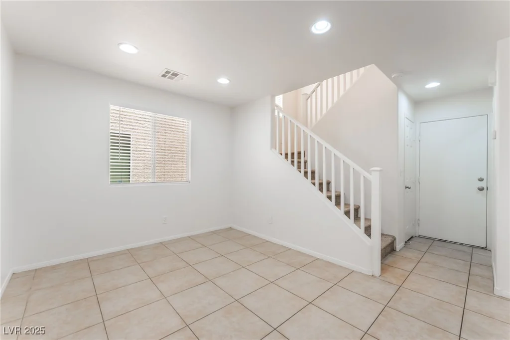 7553 Virginia Dale, Las Vegas, NV 89131