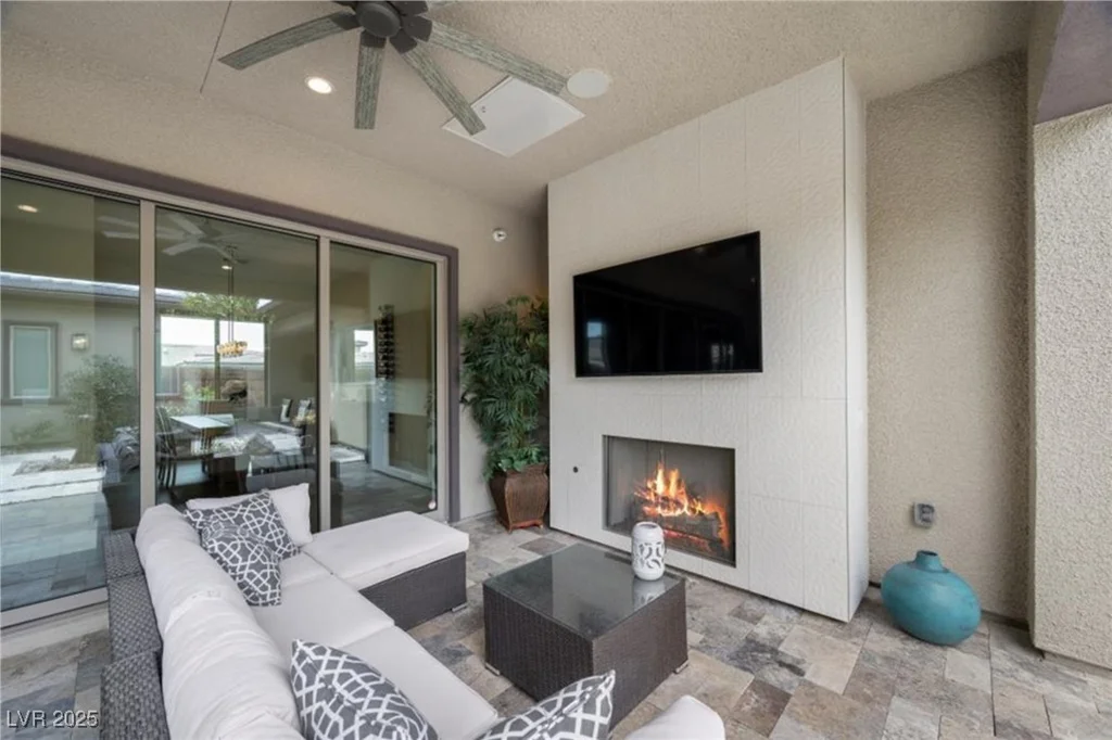6804 Regency Stone, Las Vegas, NV 89148