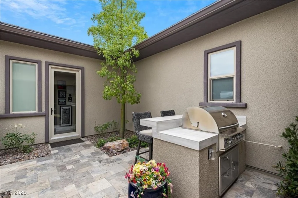 6804 Regency Stone, Las Vegas, NV 89148