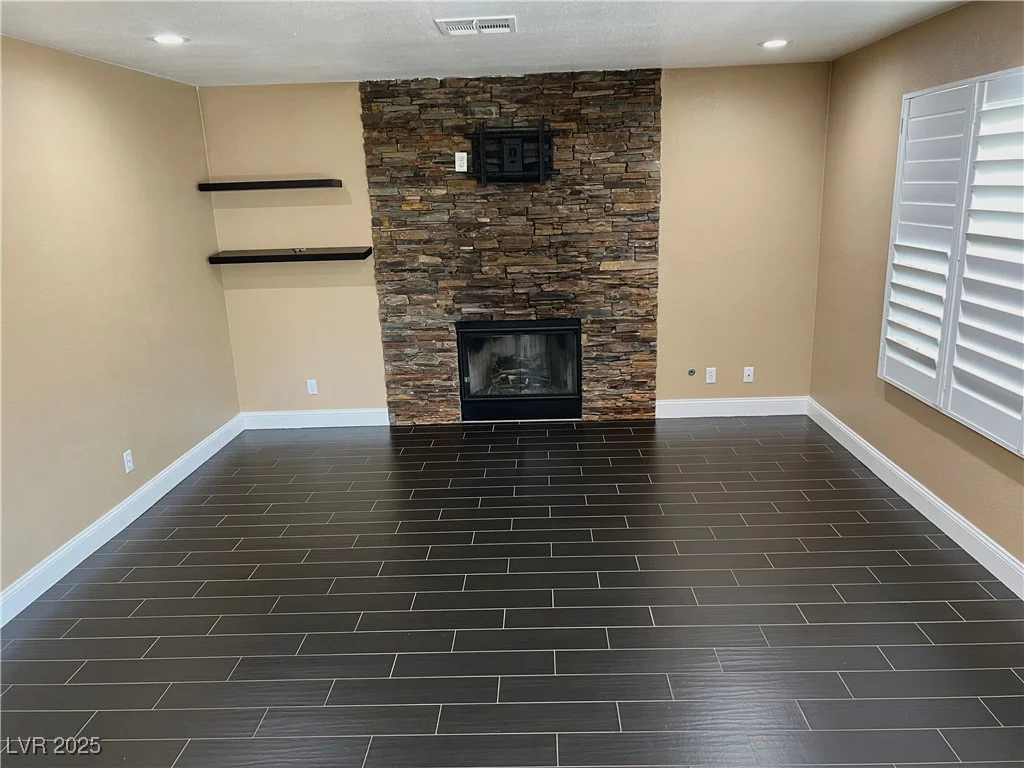 2140 Desert Peak, Las Vegas, NV 89134