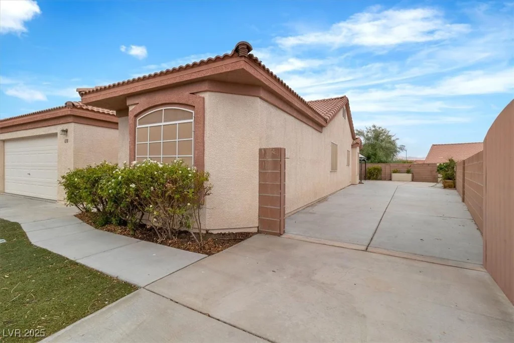 658 Turtleback, North Las Vegas, NV 89031