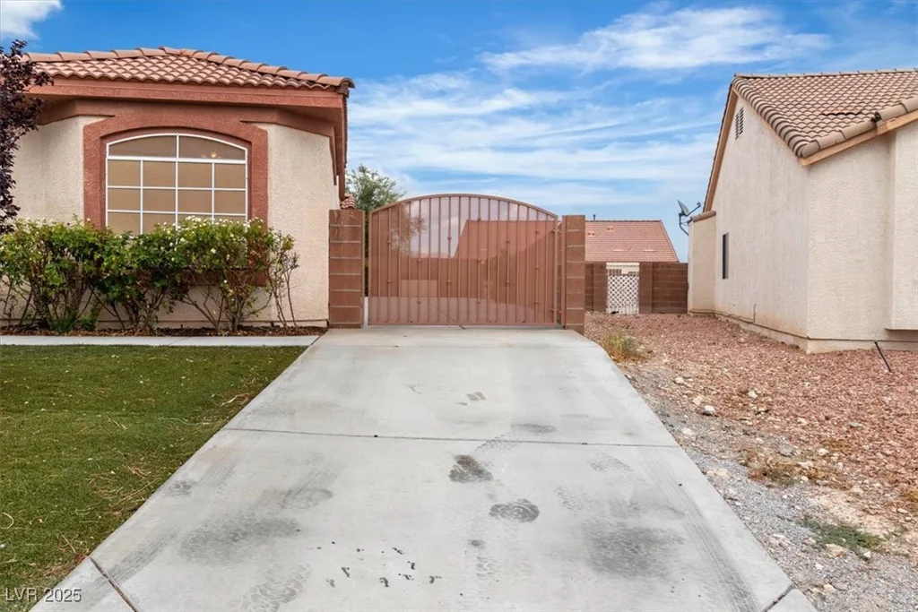 658 Turtleback, North Las Vegas, NV 89031