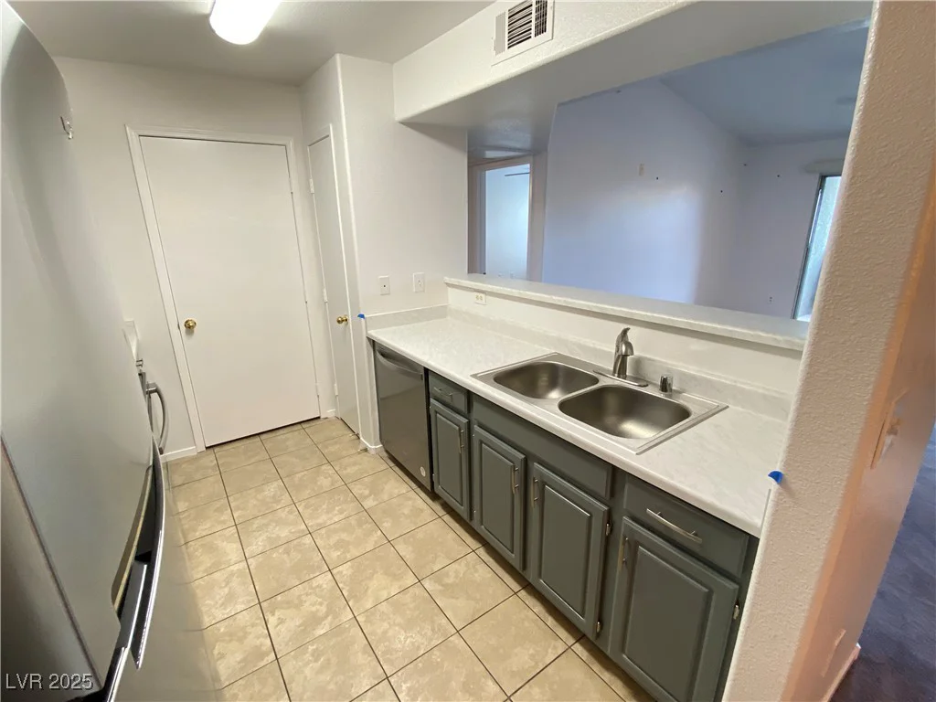 555 Silverado Ranch, Las Vegas, NV 89183