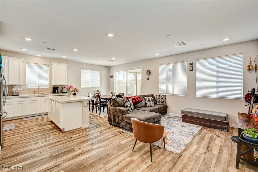 10650 Dryades, Las Vegas, NV 89166