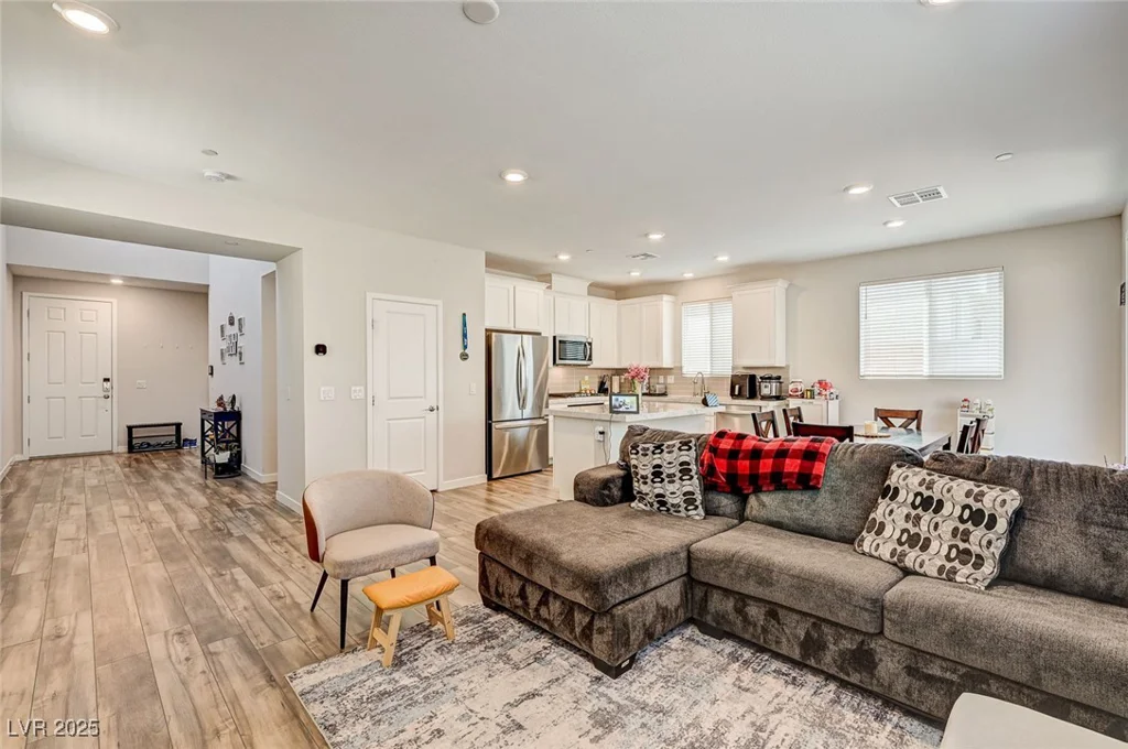 10650 Dryades, Las Vegas, NV 89166
