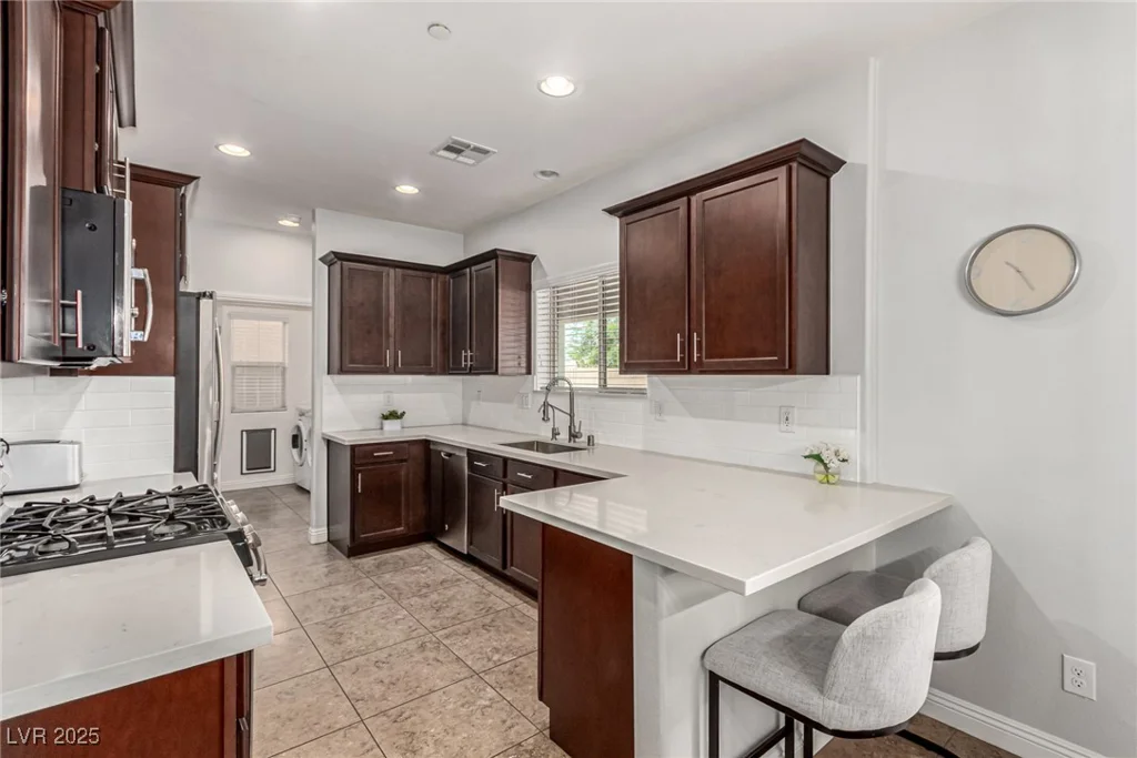 1034 Fish Pond, Henderson, NV 89014