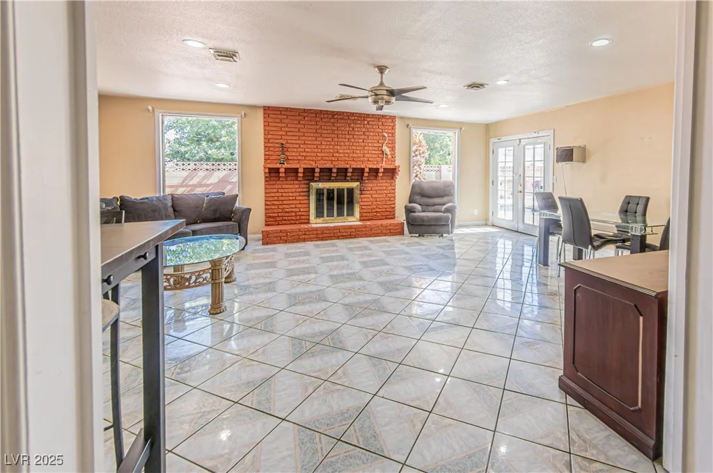 4304 El Conlon, Las Vegas, NV 89102