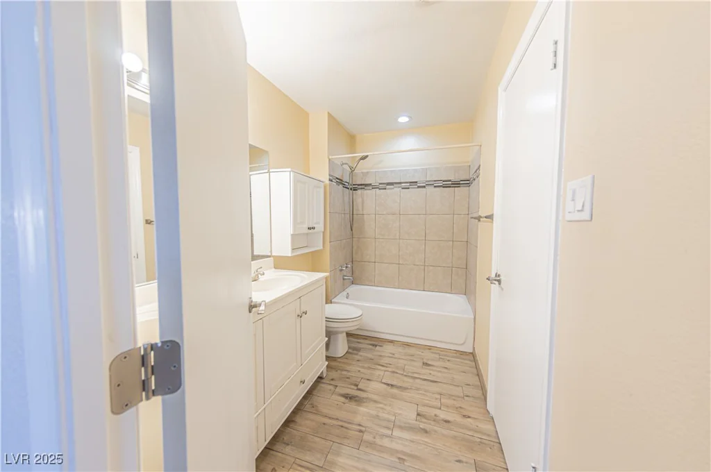 4304 El Conlon, Las Vegas, NV 89102
