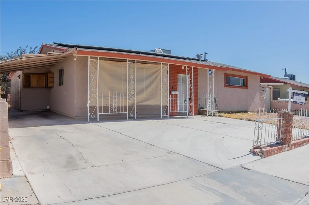 4304 El Conlon, Las Vegas, NV 89102