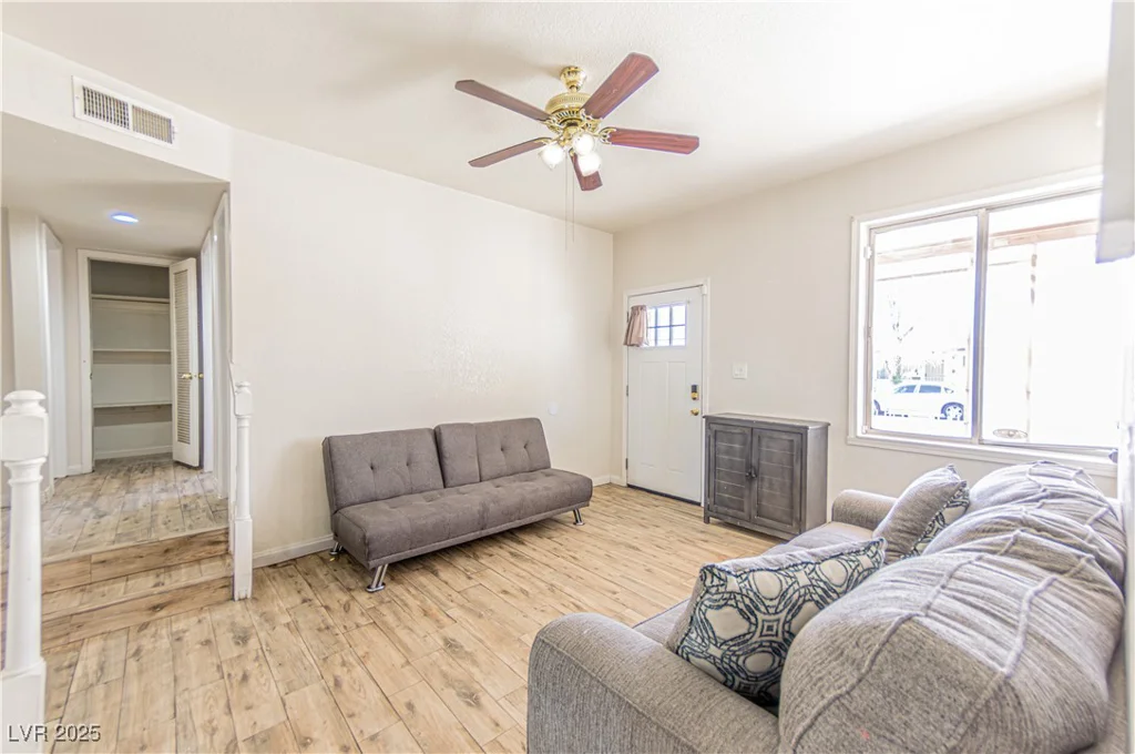 4304 El Conlon, Las Vegas, NV 89102