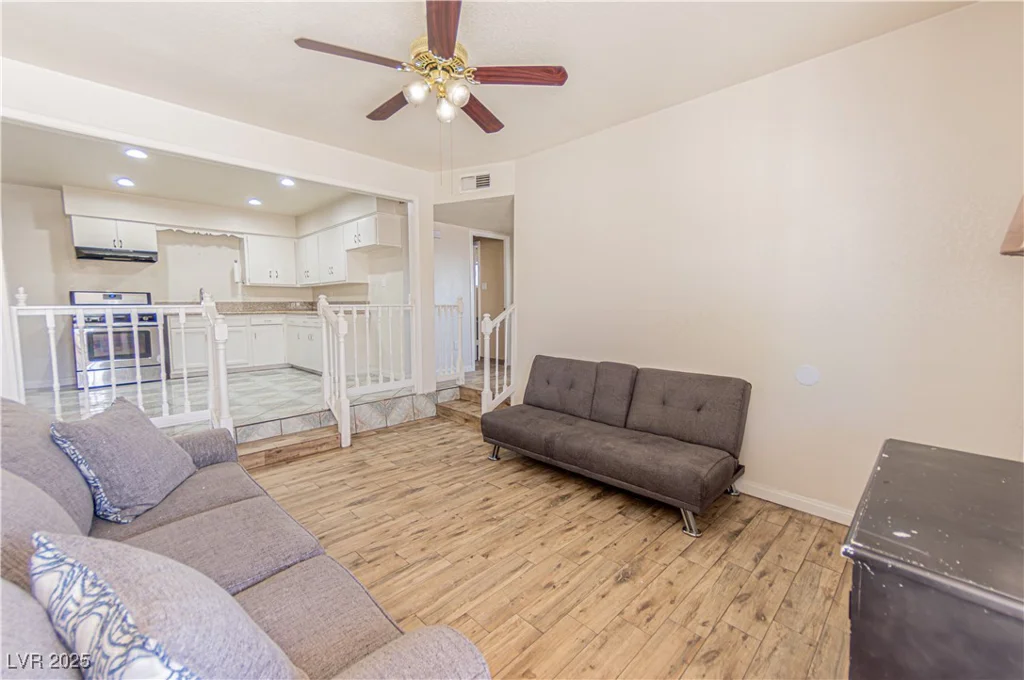 4304 El Conlon, Las Vegas, NV 89102